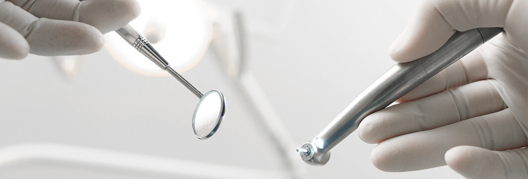 「職人技」プラス「先進的な機器」で、より精密な歯科治療をご提供